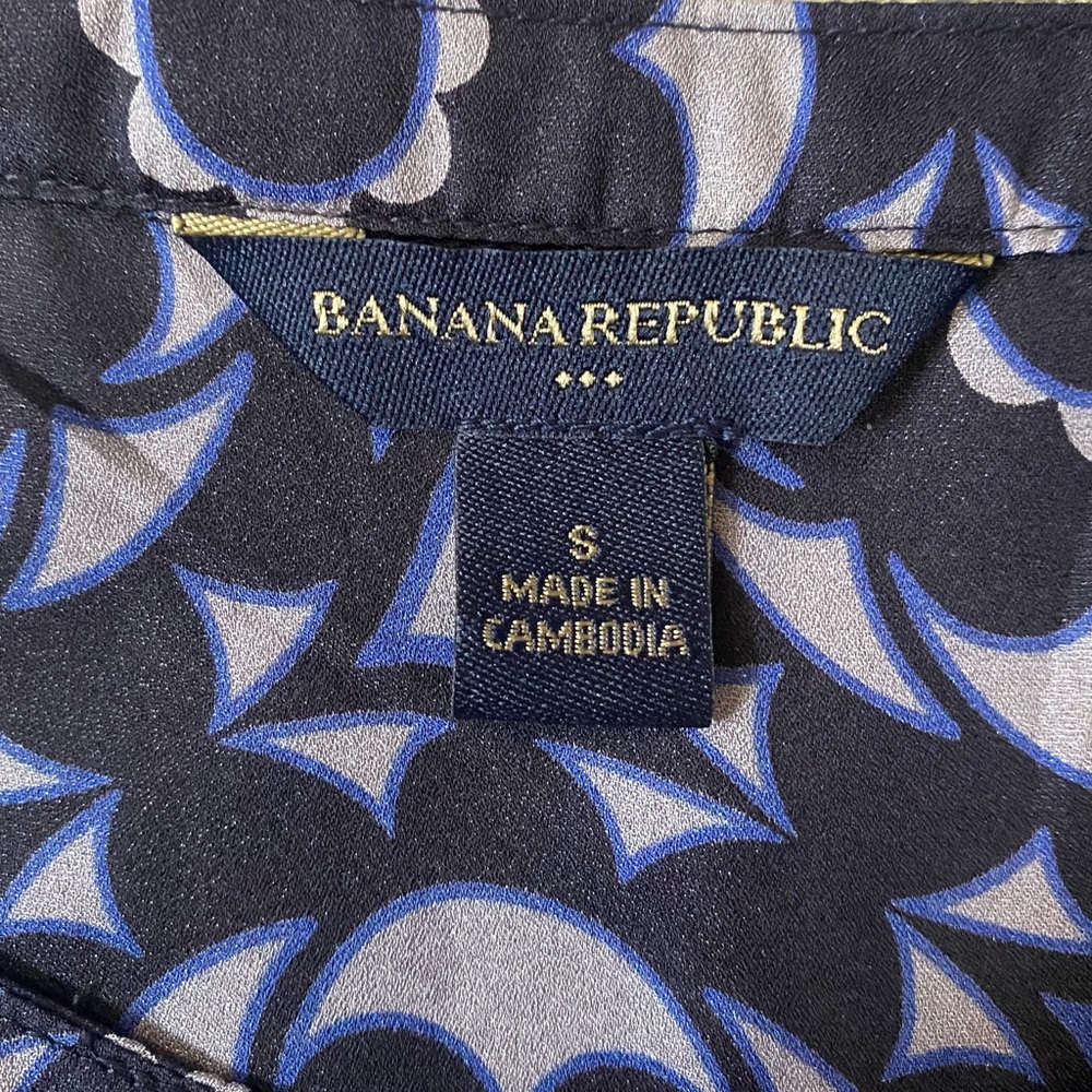 Banana Republic Navy Patterned Button Up Blouse Small - Picture 11 of 12